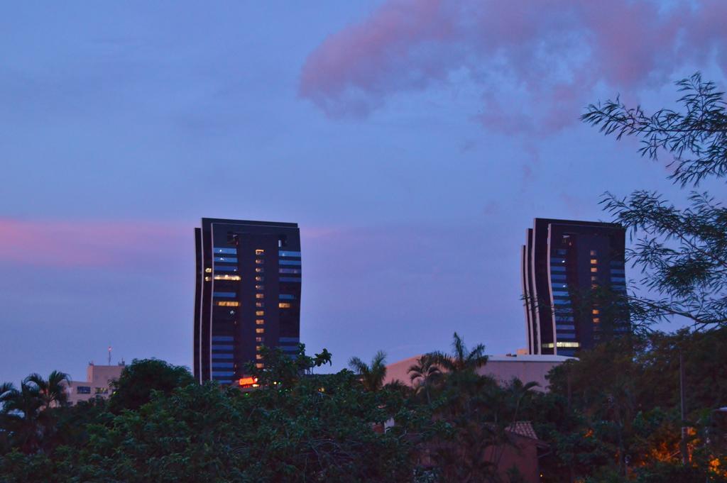 La Riviera Apart otel Fernando de la Mora Dış mekan fotoğraf