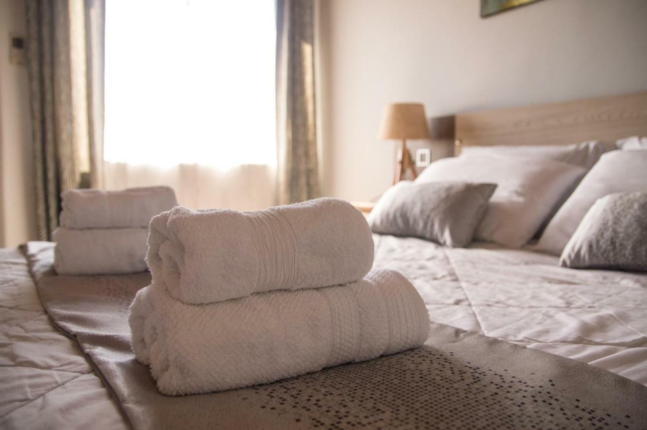 La Riviera Apart otel Fernando de la Mora Dış mekan fotoğraf