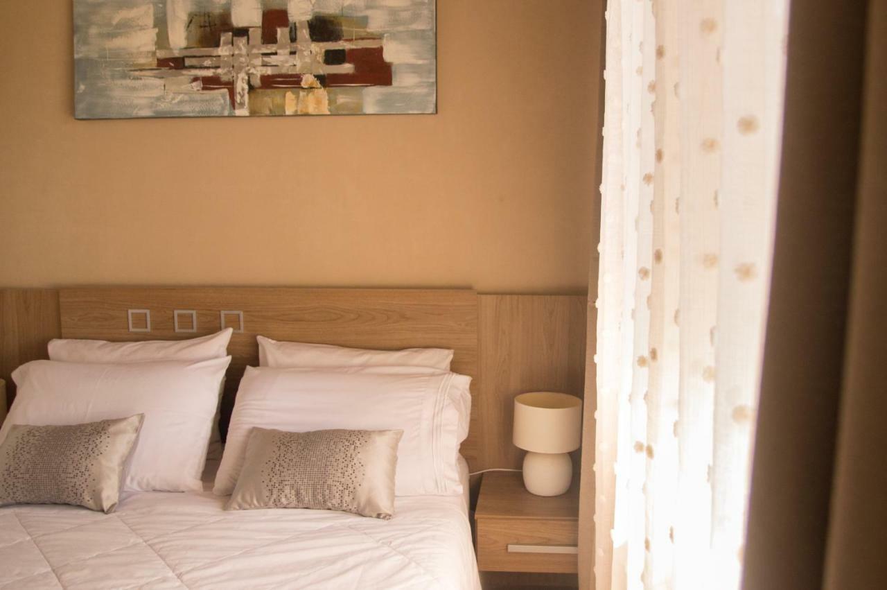 La Riviera Apart otel Fernando de la Mora Dış mekan fotoğraf